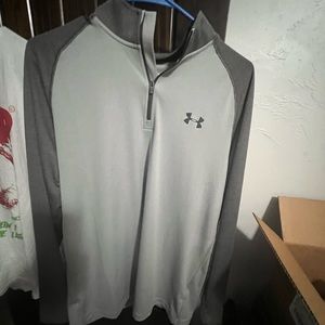 Under armpit grey zip up